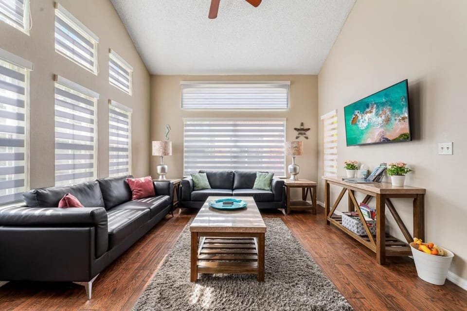 Near Disney + FREE Clubhouse + Pool + GYM + Sauna House in Four Corners