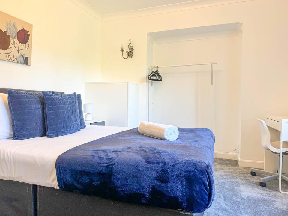 Large 8 Bedroom House in Edgbaston Apartment in Birmingham