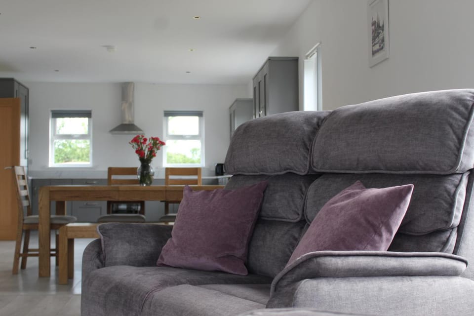 Living room, Seating area, Dining area, kitchen