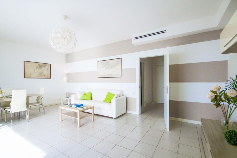 Living room, Seating area, air conditioner