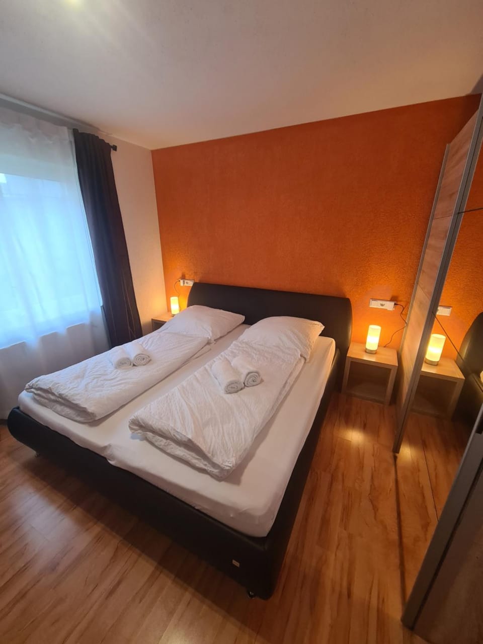 Bed, Photo of the whole room, Bedroom, towels