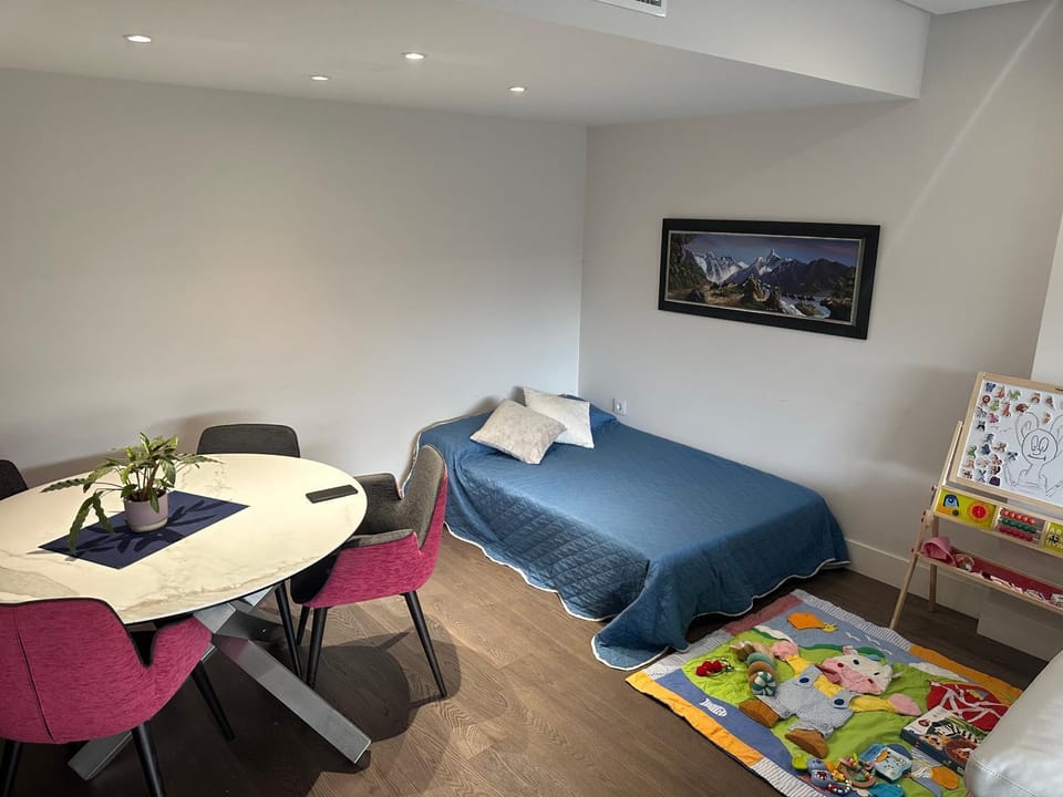 Oasis Familiar, casa con jardín ubicación Ideal, Coliving Apartment in Alcobendas