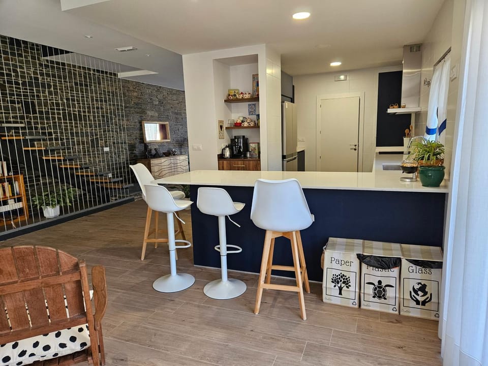 Kitchen or kitchenette, Kitchen or kitchenette