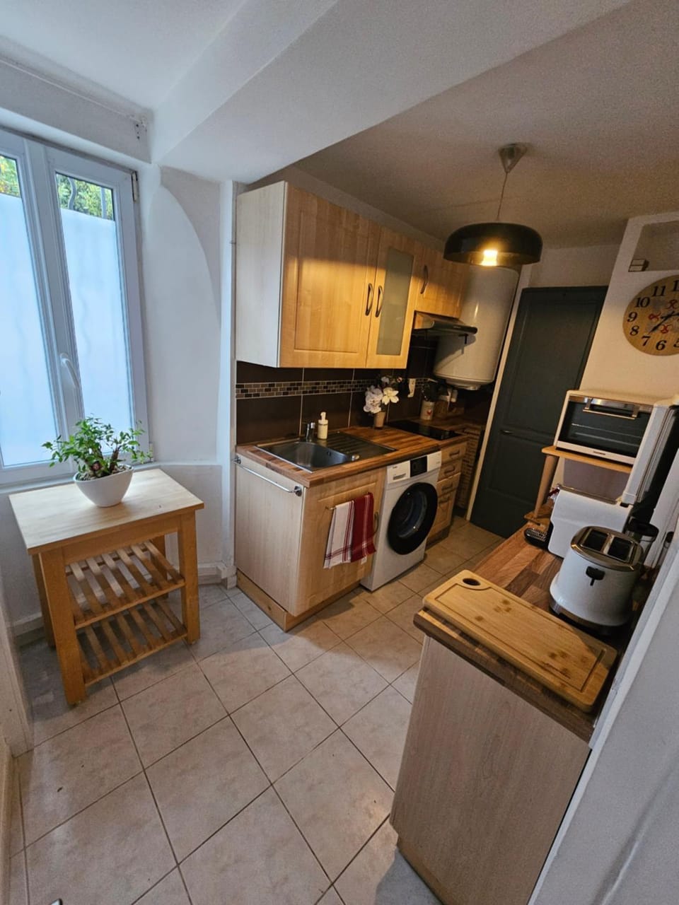 Kitchen or kitchenette, stove, kitchen