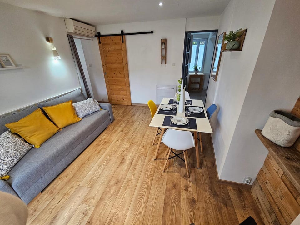 Communal lounge/ TV room, TV and multimedia