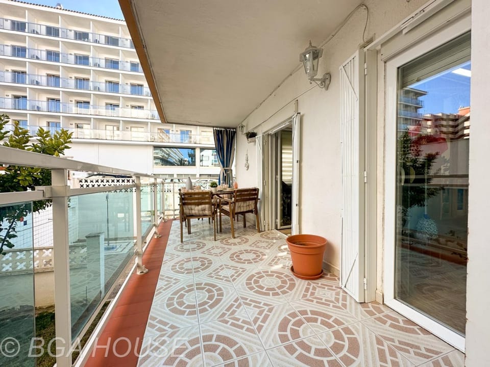 Alaska beach home Apartment in Salou