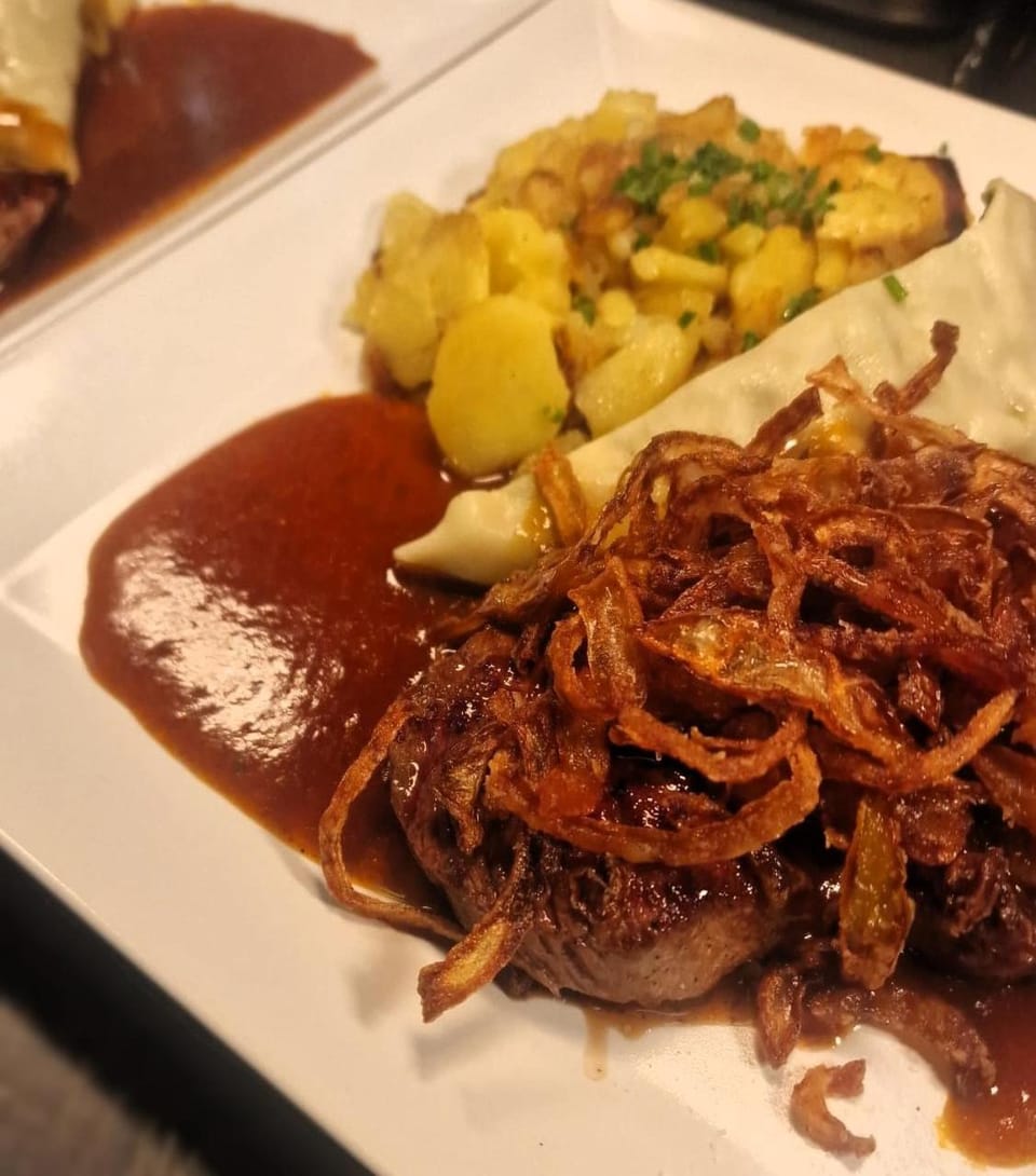 Restaurant/places to eat, Food and drinks
