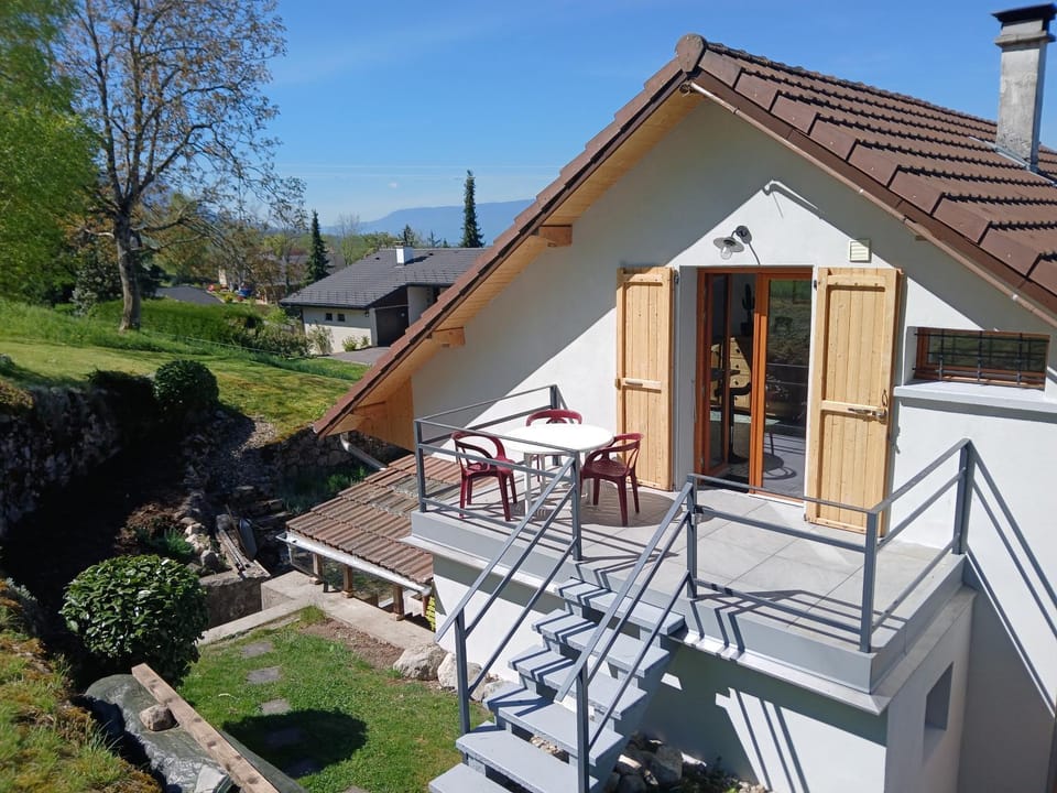 Appartement 55m2 dans maison Apartment in Haute-Savoie