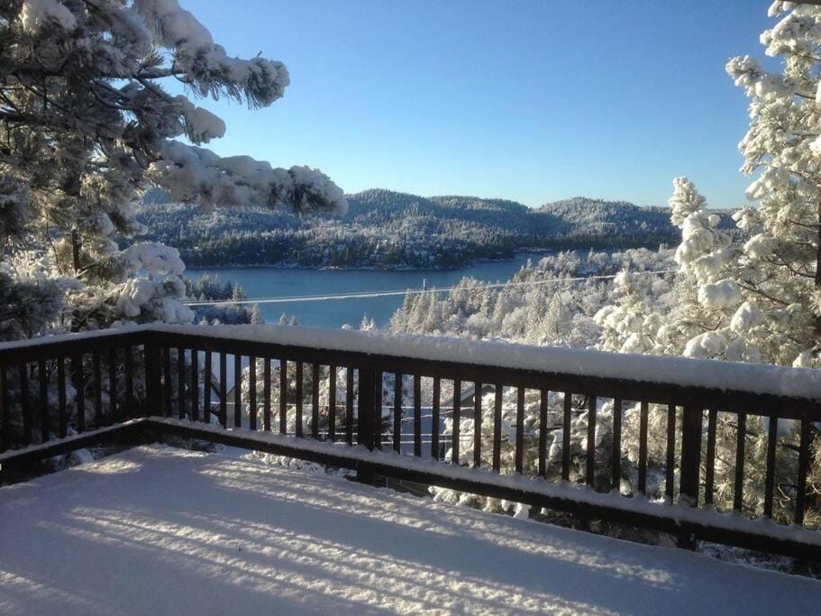 Outrageous Lake View Villa pets ok Villa in Lake Arrowhead