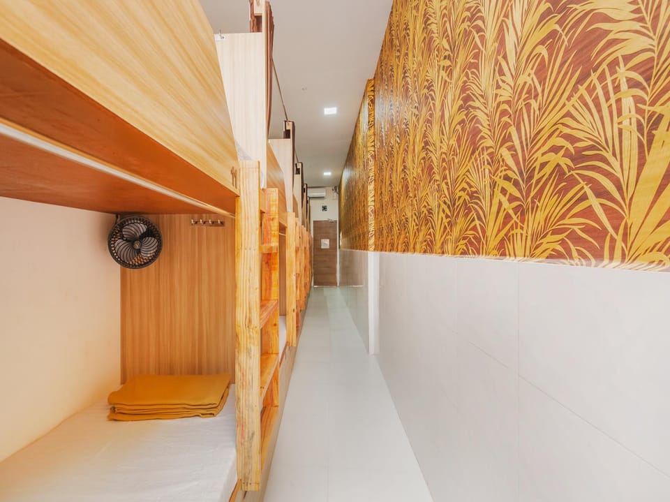 Sahara Dormitory Stay-near NESCO Bombay Exhibition Centre Capsule hotel in Mumbai