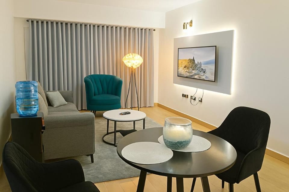 Living room, Seating area, Dining area