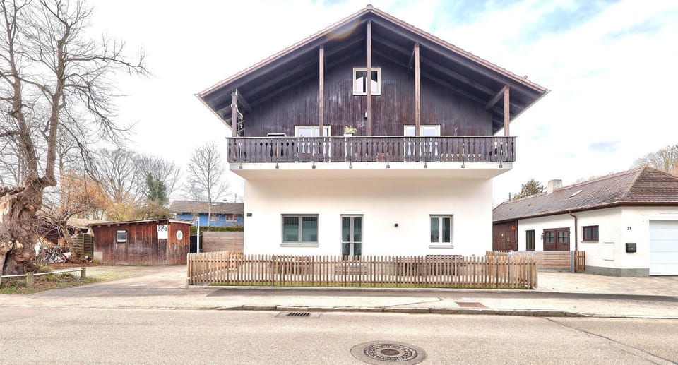 Property building, Street view