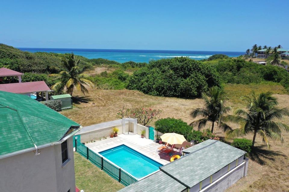 Sea view, Swimming pool, sunbed