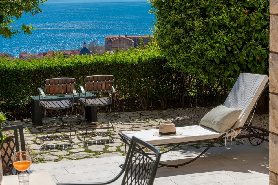 Patio, Day, Natural landscape, Garden, Garden view, Sea view, sunbed