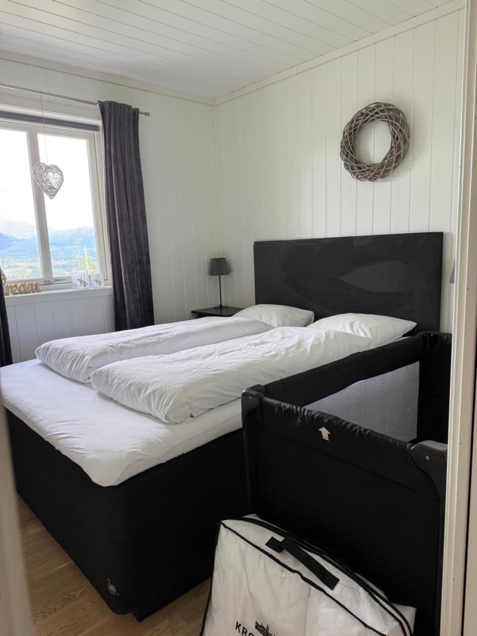 Bed, Bedroom, cot