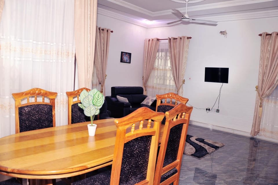Dining area, Dinner