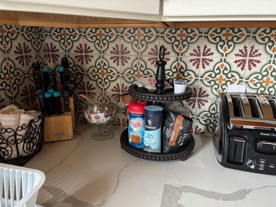 Alameda luxury 2BR 2BA house, AC, near ferry to San Francisco, 2 free parking spaces House in Alameda
