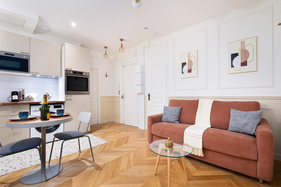 Kitchen or kitchenette, Living room, Dining area, minibar