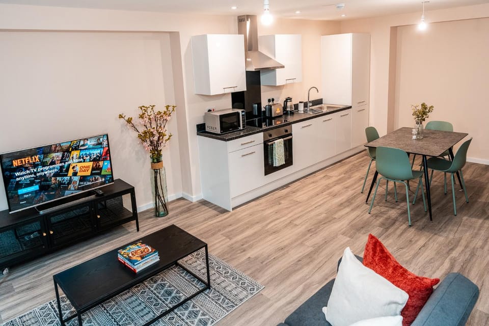 TV and multimedia, Kitchen or kitchenette, Living room, Dining area, Evening entertainment