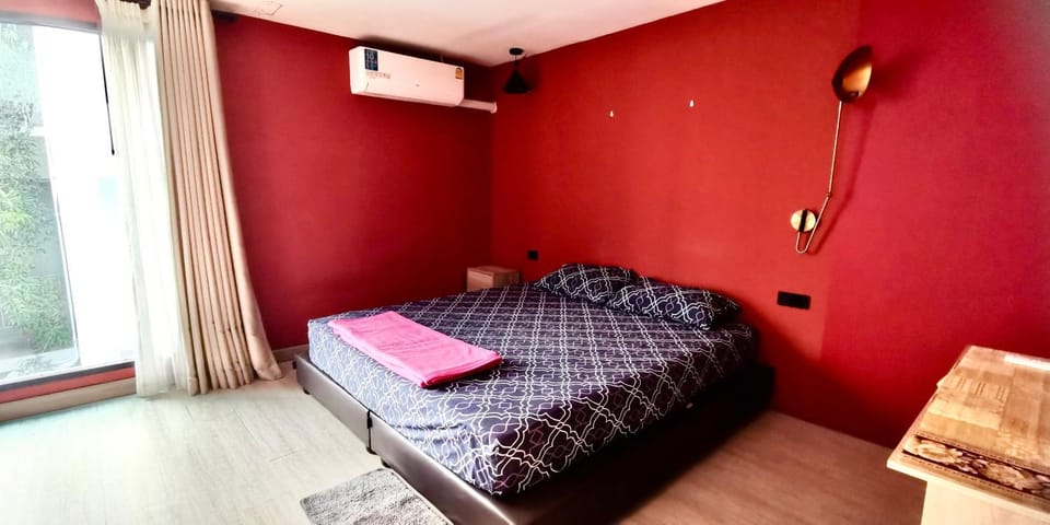 Bed, Bedroom, air conditioner