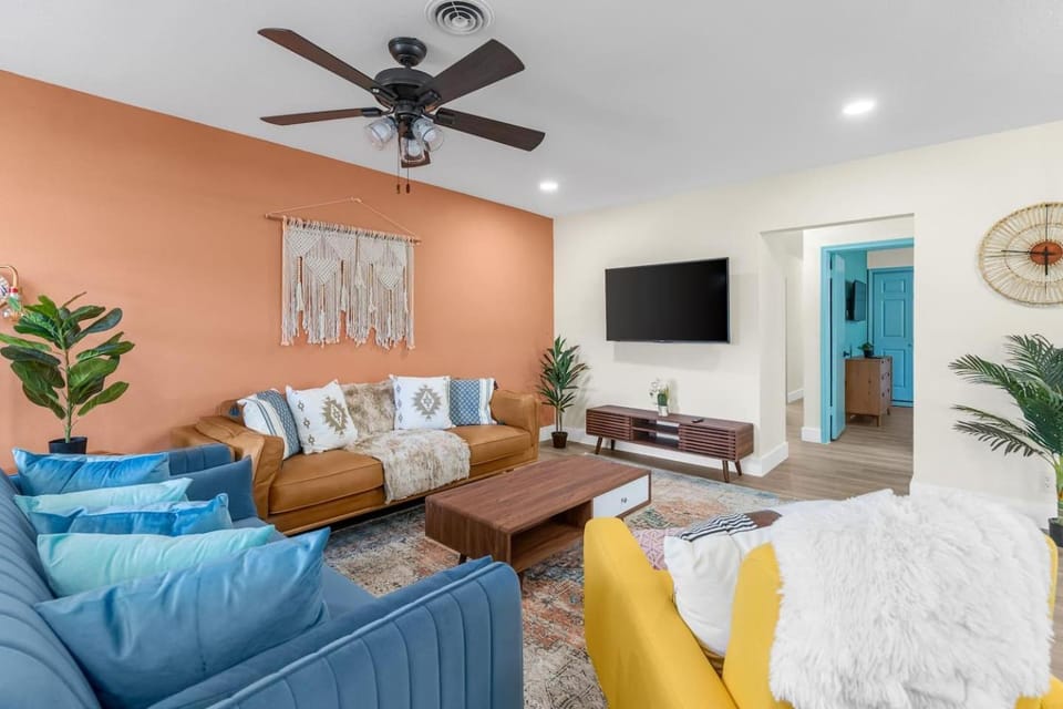 7 beds Walk 2 BEACH Great 4 Families & Groups #1 House in Pompano Beach