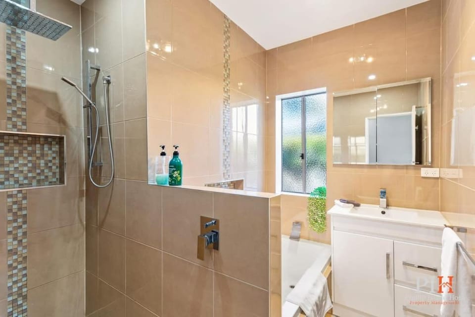 Charming 3 Bdr Near Town Centre House in Cowes