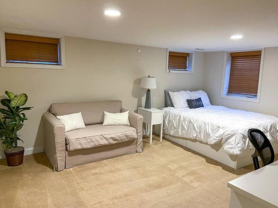 Rare Find Spacious Basement Apartment with Parking House in District of Columbia