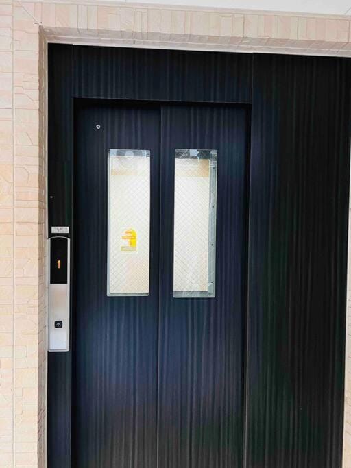 全新上线花跡民宿4号馆303 萩之茶屋站一分钟！难波，心斋桥4分钟车程！通天阁，天王寺步行圈！ Apartment in Osaka