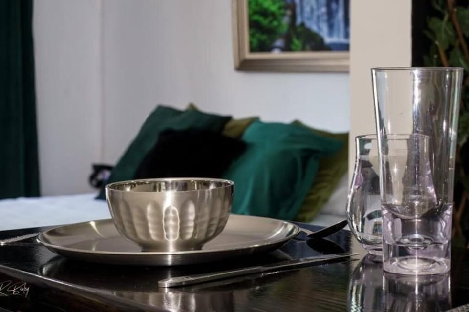Fiwi-Own Chelsea Manor, Kingston Apartment in Kingston