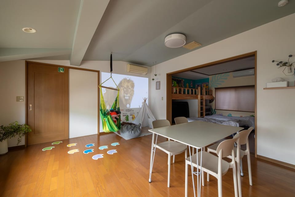 Living room, Dining area