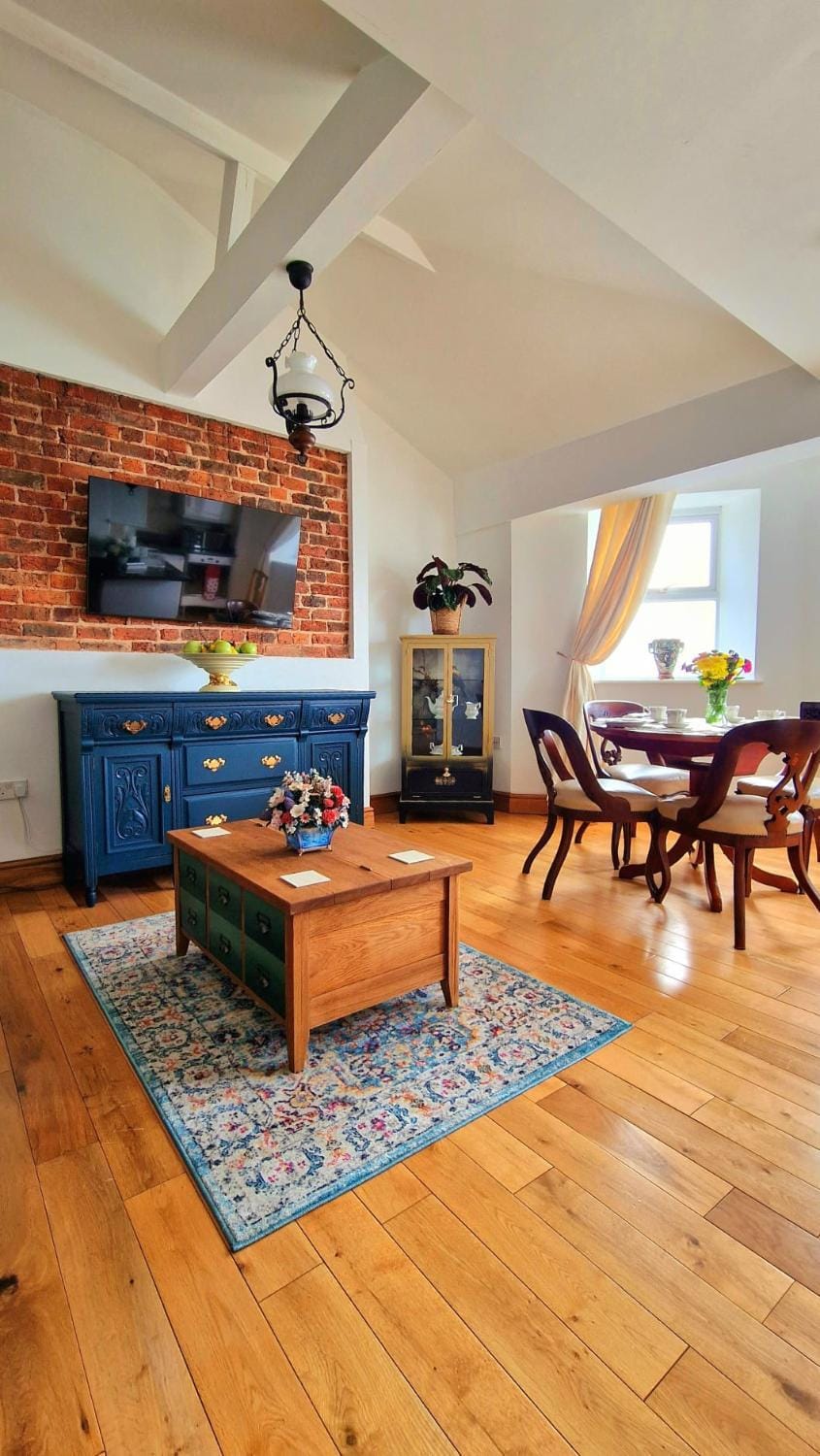 The Three Musketeers, Aramis Apartment in Eastbourne