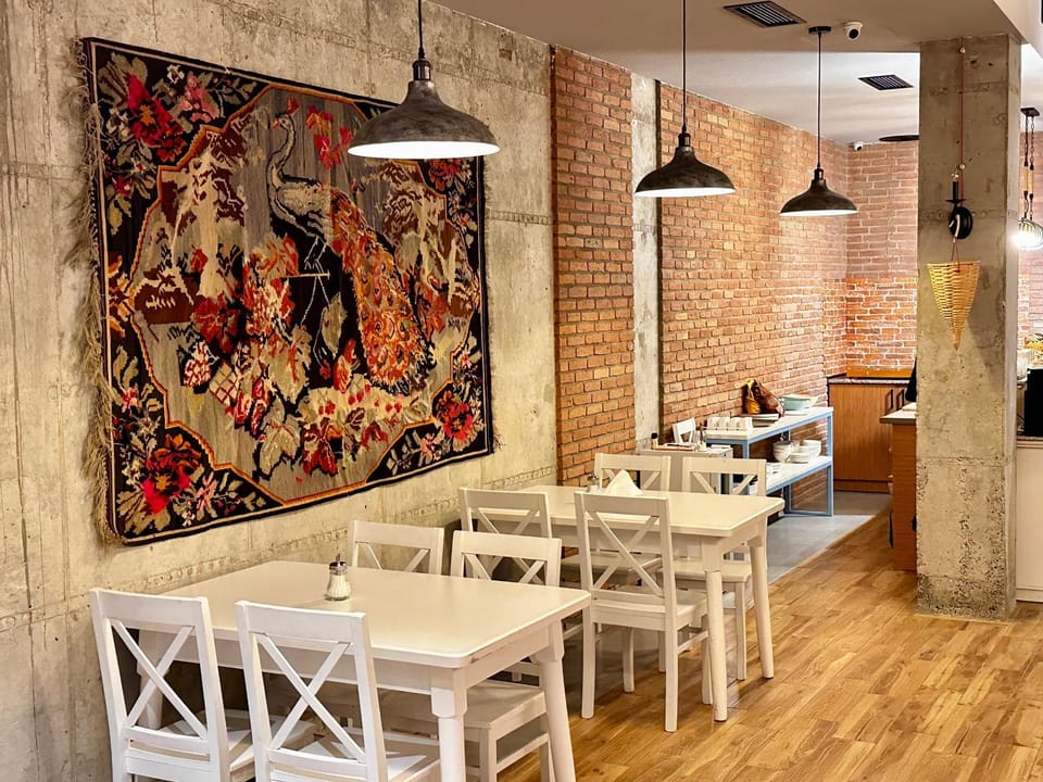 Restaurant/places to eat, Banquet/Function facilities, Seating area, Breakfast