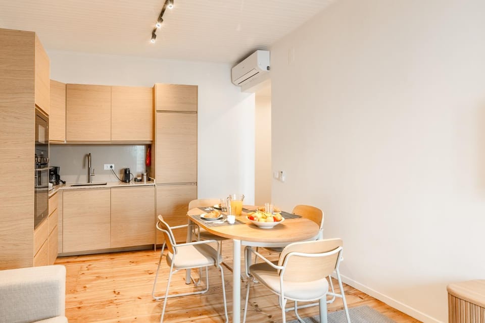 Kitchen or kitchenette, kitchen, air conditioner