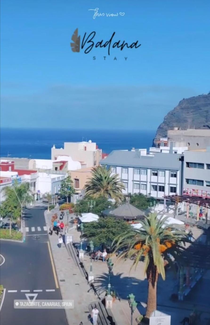 Nearby landmark, Day, Neighbourhood, Bird's eye view, City view, Sea view, Street view, Location, Parking