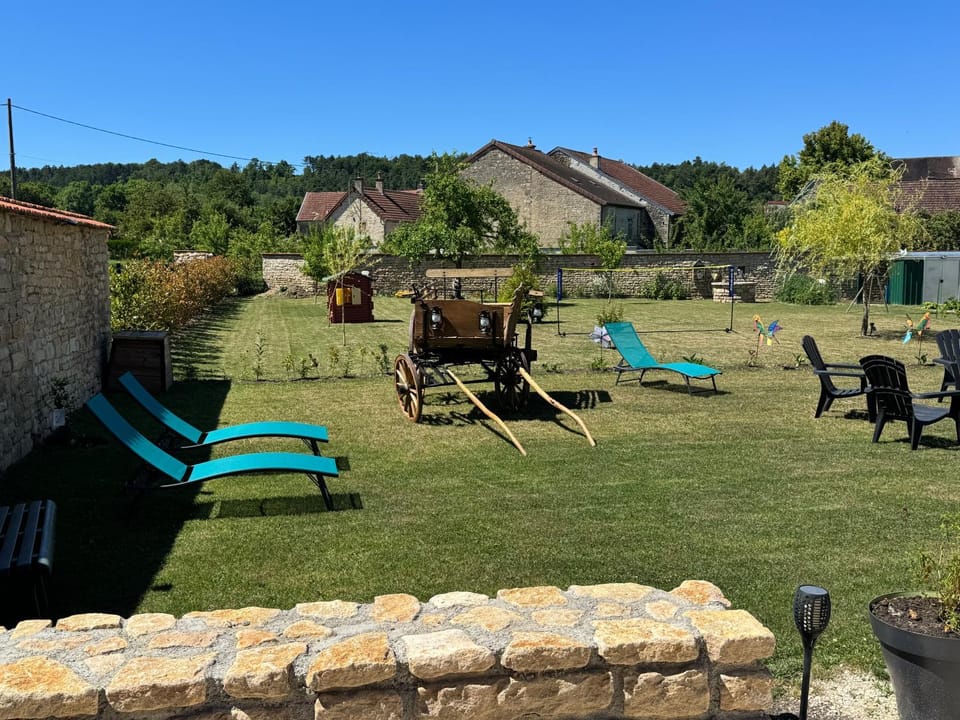 L’ÉCURIE House in Bourgogne-Franche-Comté
