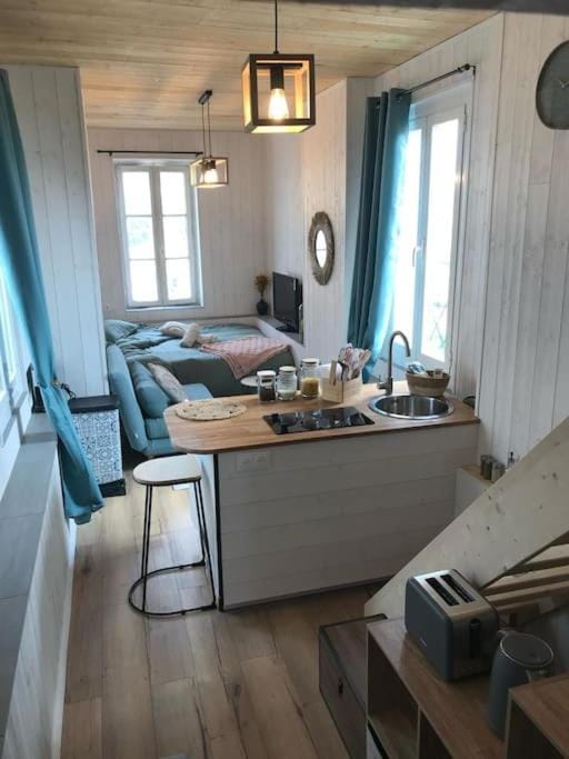 Lumineux studio sous les toits de Menton Apartment in Menton