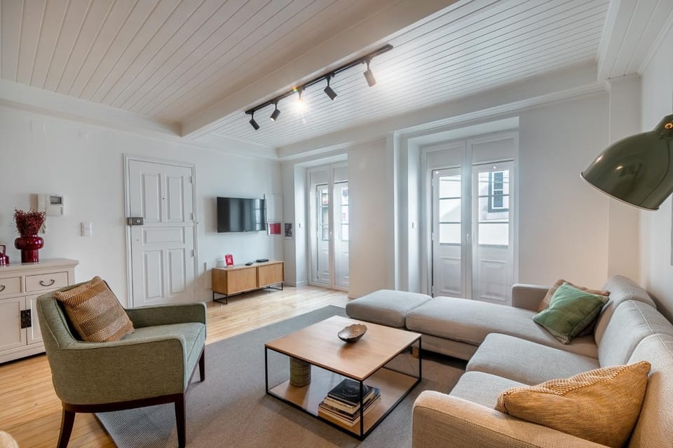 Communal lounge/ TV room, TV and multimedia, Living room, Seating area, Evening entertainment