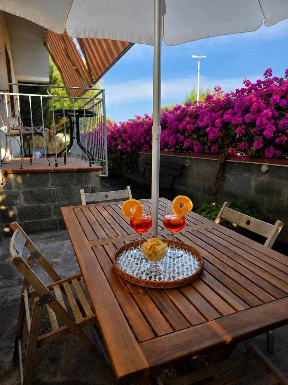 Patio, Day, View (from property/room), Balcony/Terrace, Food and drinks, Dining area, Food, Drinks