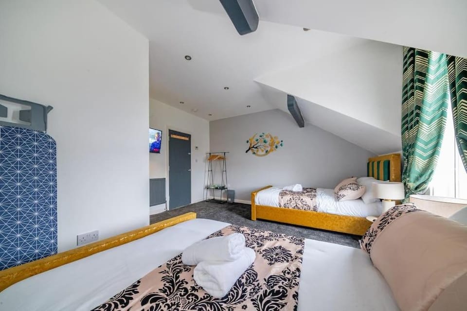 F1KR - Stylish Home for Family and Friends Apartment in Leeds