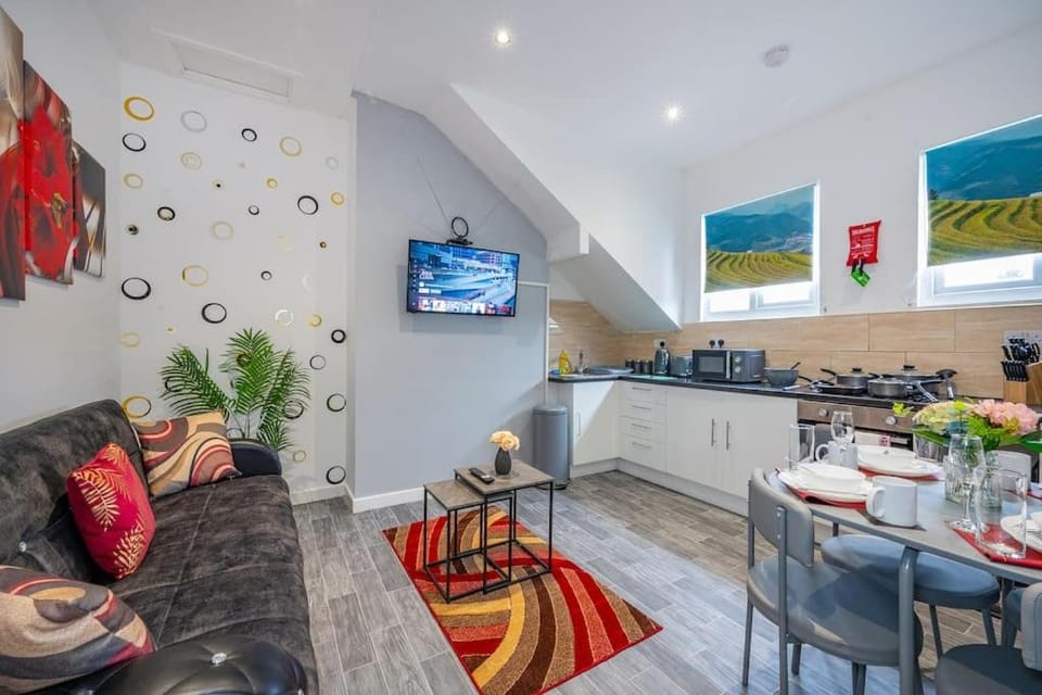 F1KR - Stylish Home for Family and Friends Apartment in Leeds