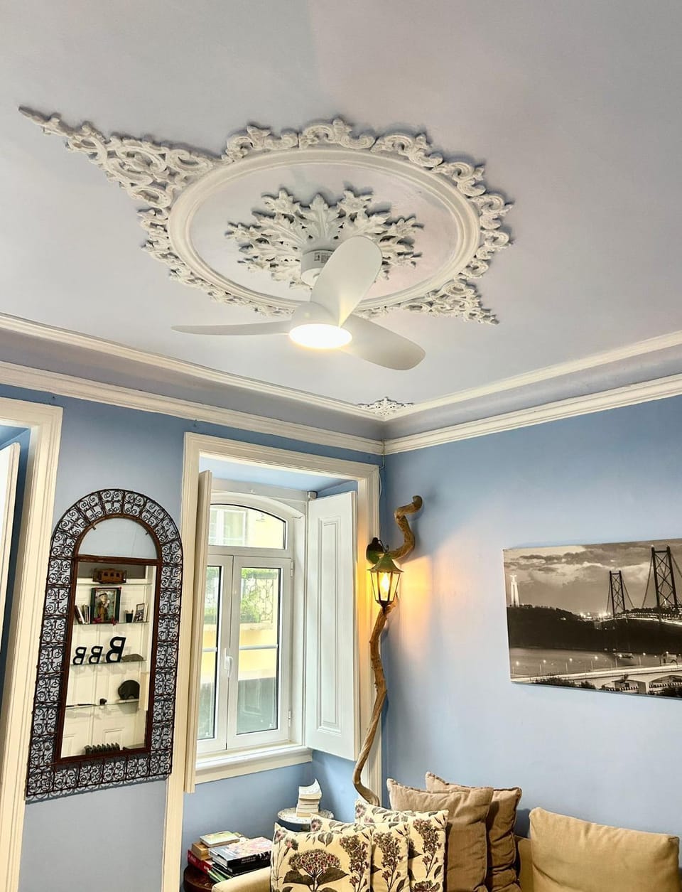 TV and multimedia, Living room, Decorative detail, Seating area
