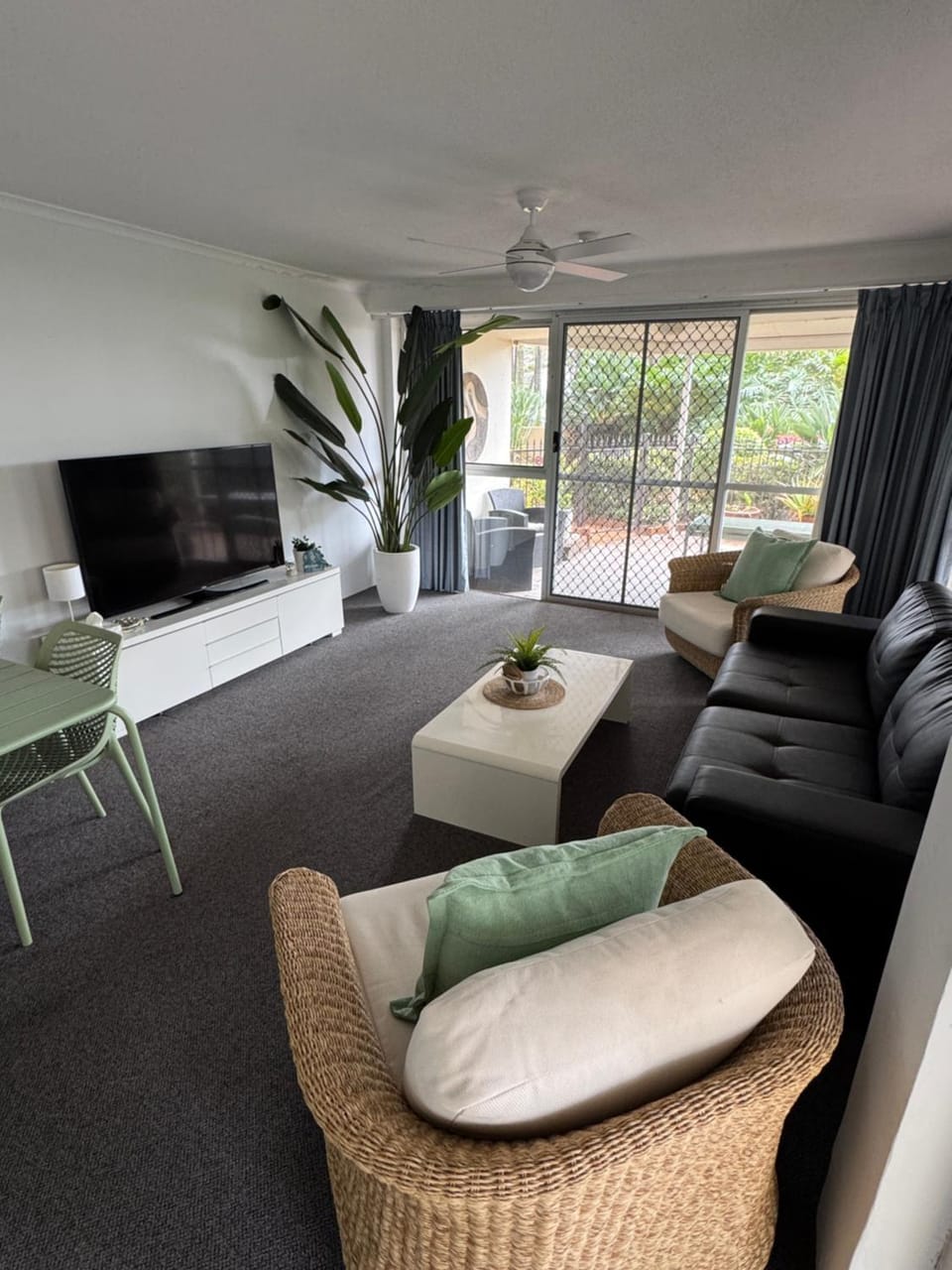 Communal lounge/ TV room, Living room, Seating area