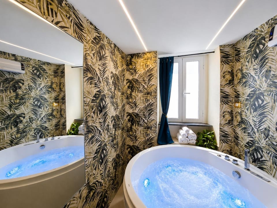 Hot Tub, Hot Tub, Bathroom, Bath
