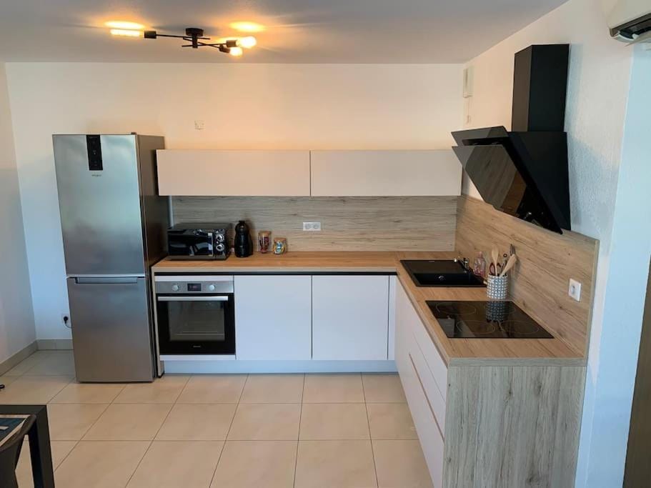 dishwasher, minibar, pet friendly, stove