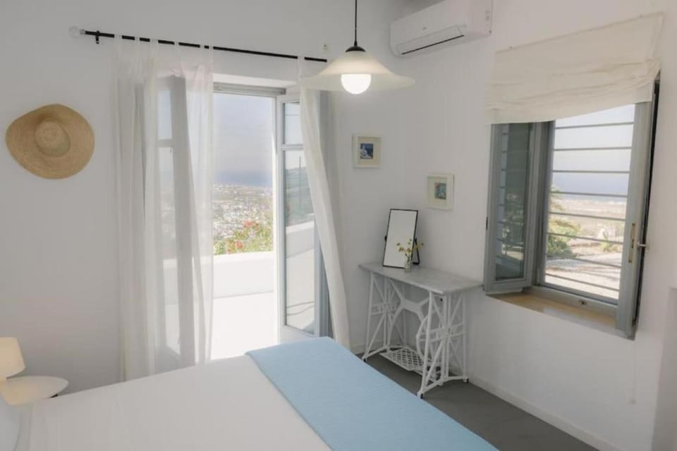 Bed, Bedroom, air conditioner