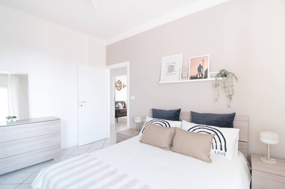 Bed, Photo of the whole room, Bedroom, furniture