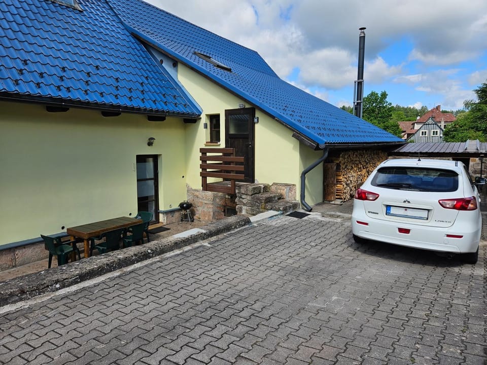 Facade/entrance, Parking