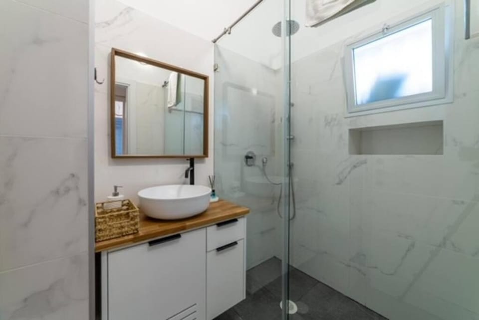 Modern 2br 6 guets - ben gourion Blvd area Apartment in Tel Aviv-Yafo