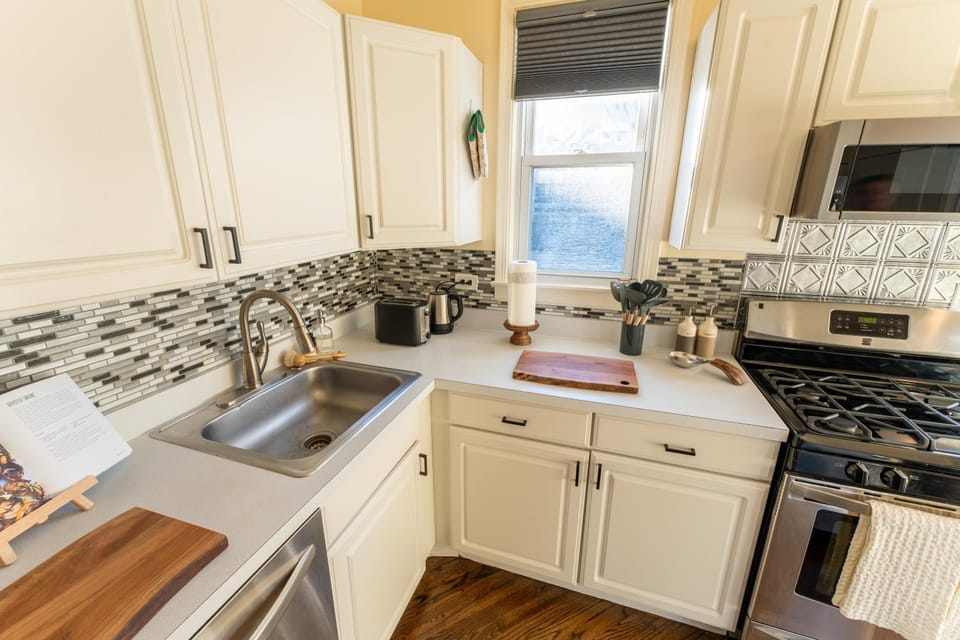 Kitchen or kitchenette, microwave, oven, stove, stove, kitchen, kitchen