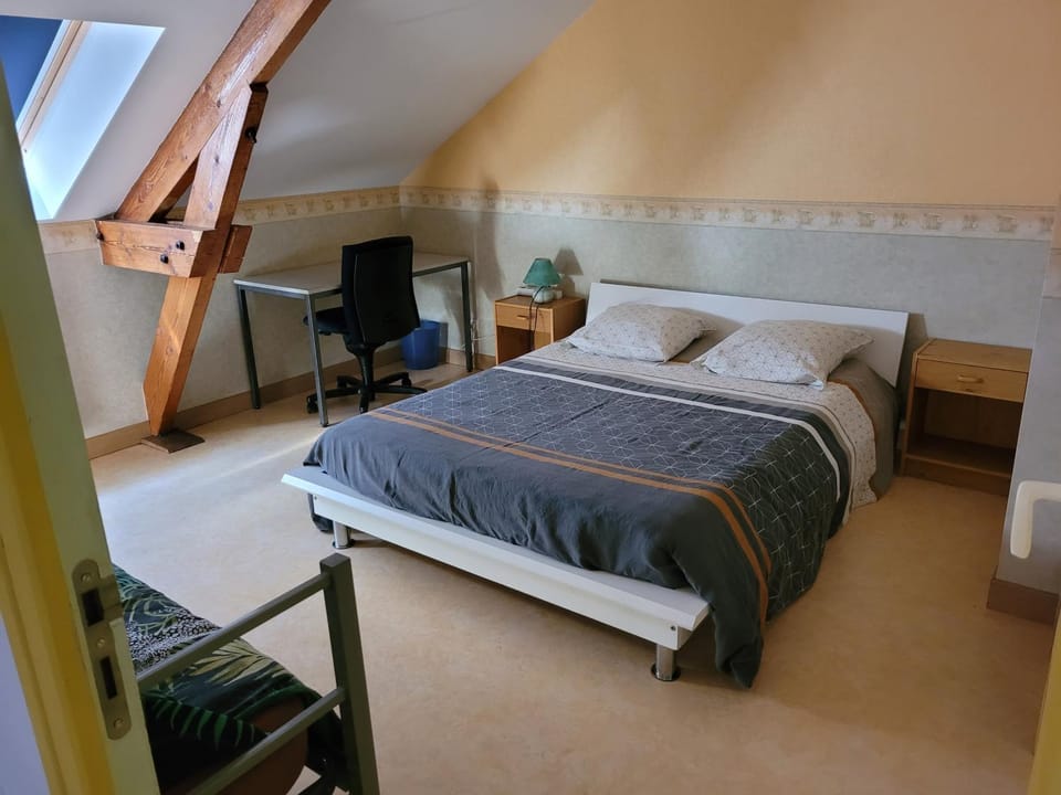 Bedroom, Internal: Not applicable to any particular room